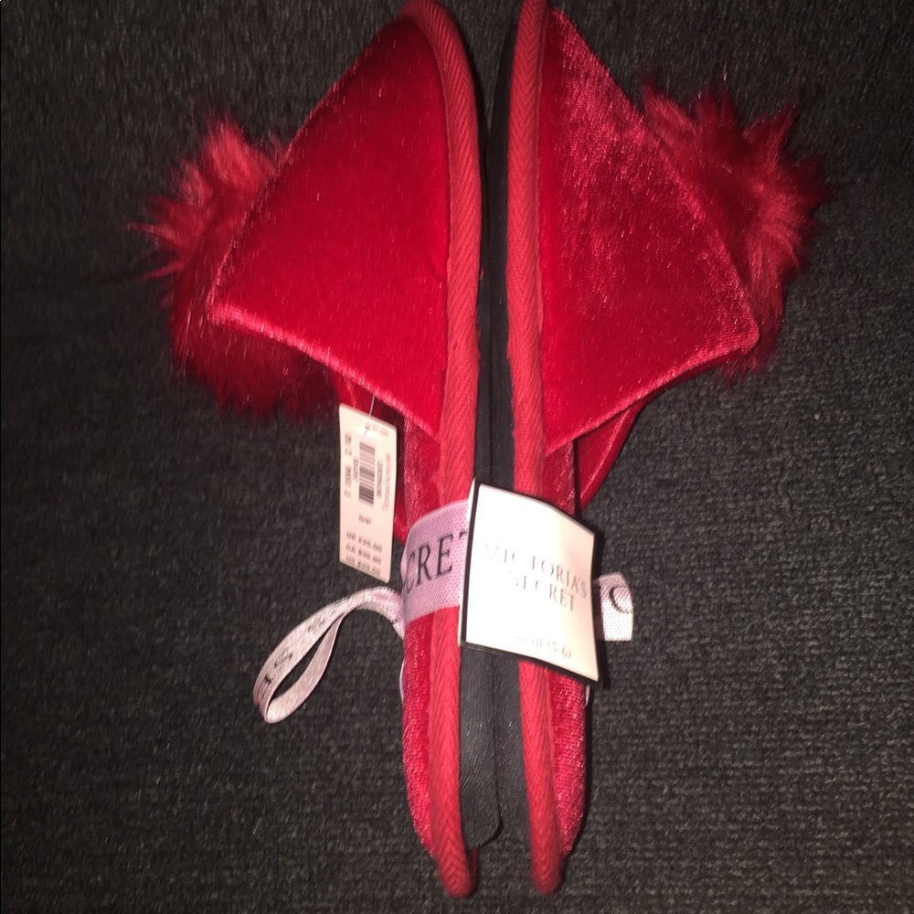 NWT Victoria secret slippers